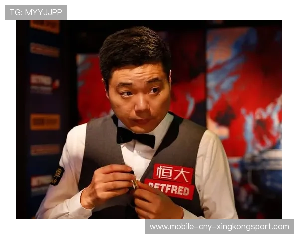 丁俊晖练习反线路选择，教练称“成熟度提升”