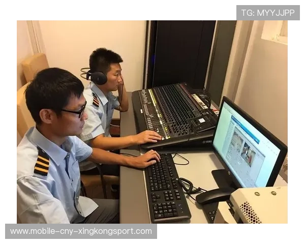 更衣室派系斗争浮出水面，管理层紧急开会应对