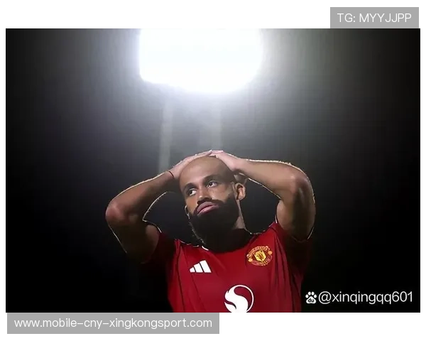 曼联快速定位球配合点球命中赢下关键战