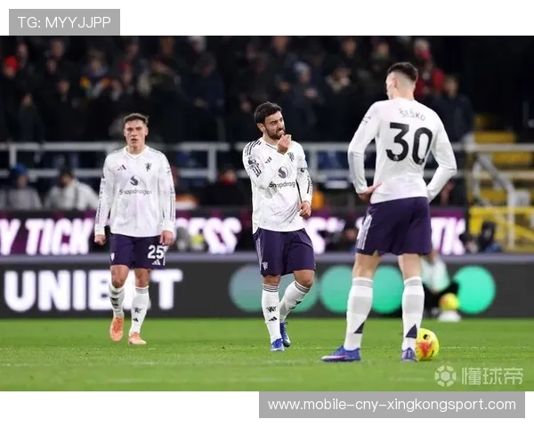 英超曼联外线穿插见效，末段抢下三分