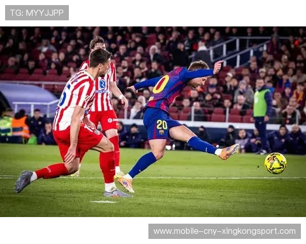 费兰托雷斯弧线球破门，巴萨续写攻击篇章